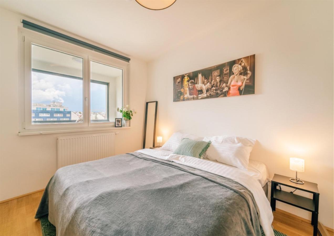 Balcony Apartment, 1 Min To Metro, Perfect For Long Stay Viena Exterior foto